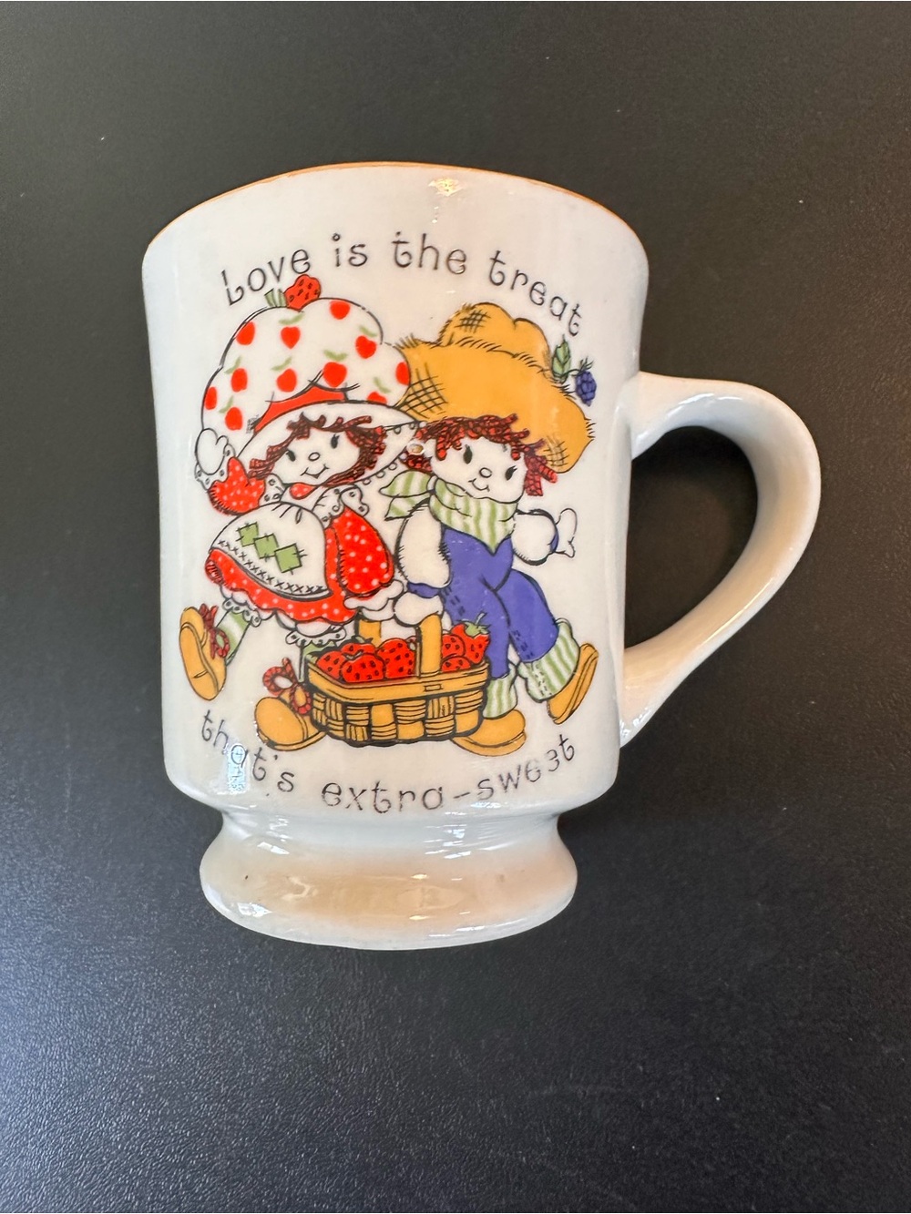 ⭐️ Vintage Strawberry Shortcake Official Ceramic Pedestal Mug